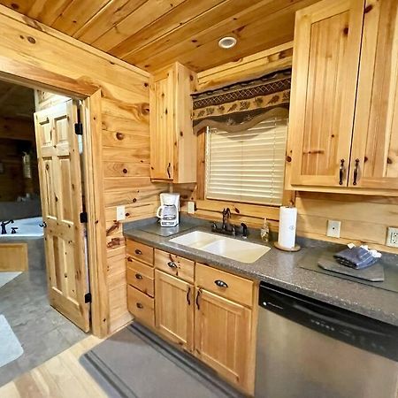 2 Bed Cabin Hot Tub Close To Helen #16 Exterior foto