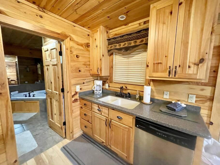 2 Bed Cabin Hot Tub Close To Helen #16 Exterior foto