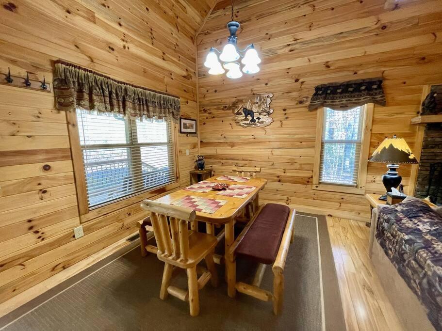2 Bed Cabin Hot Tub Close To Helen #16 Exterior foto